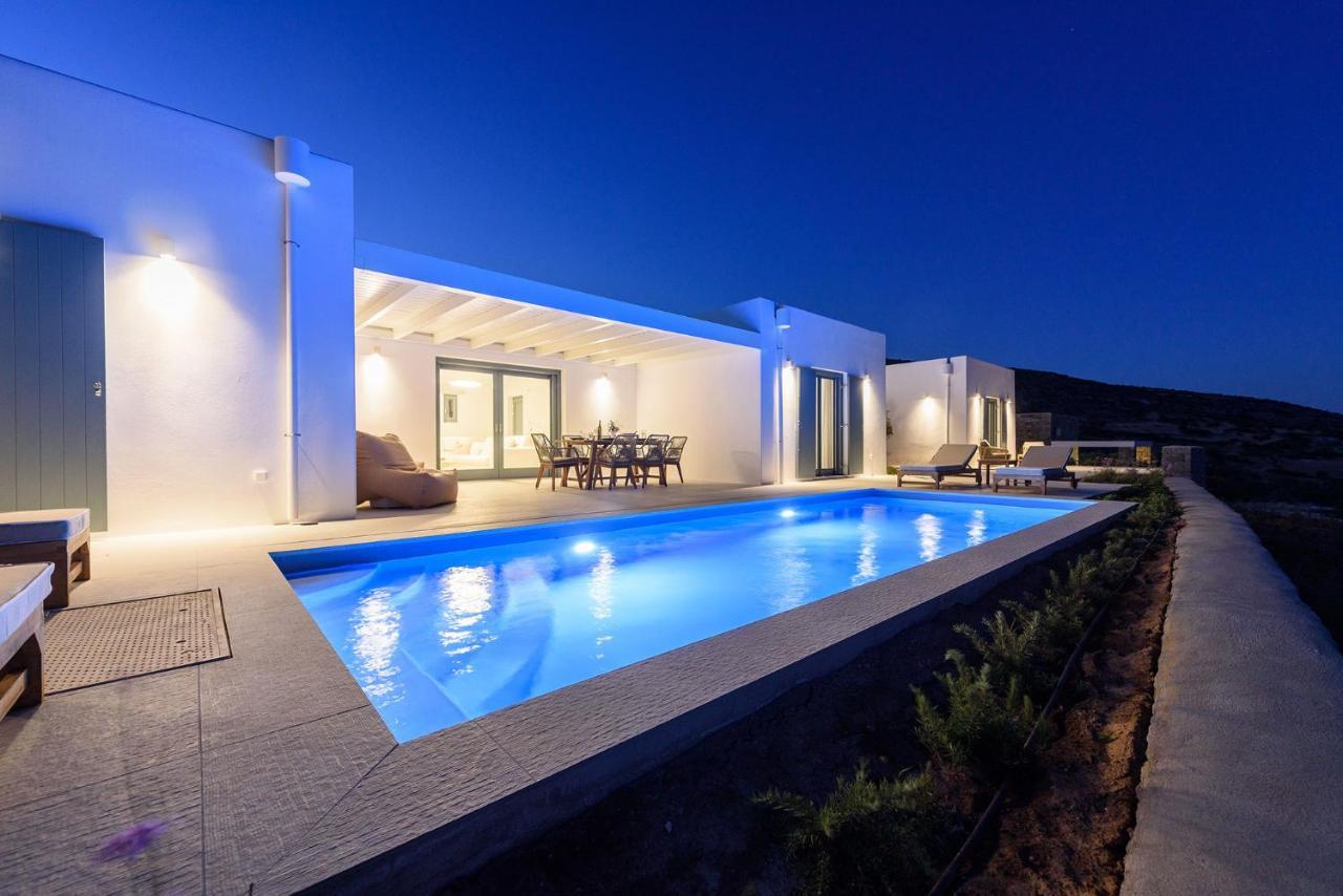 Villa Complex White And Rocks Páros Exteriér fotografie