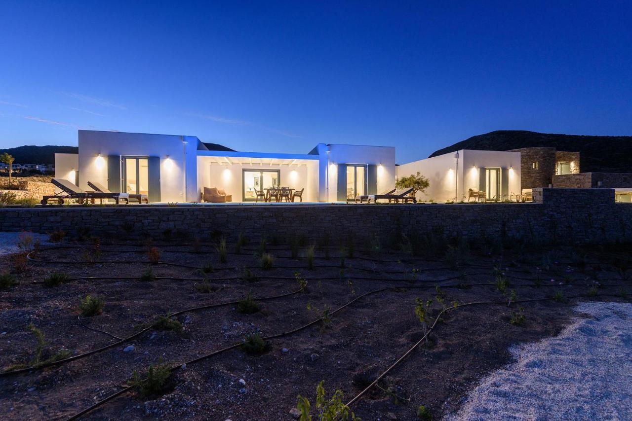 Villa Complex White And Rocks Páros Exteriér fotografie